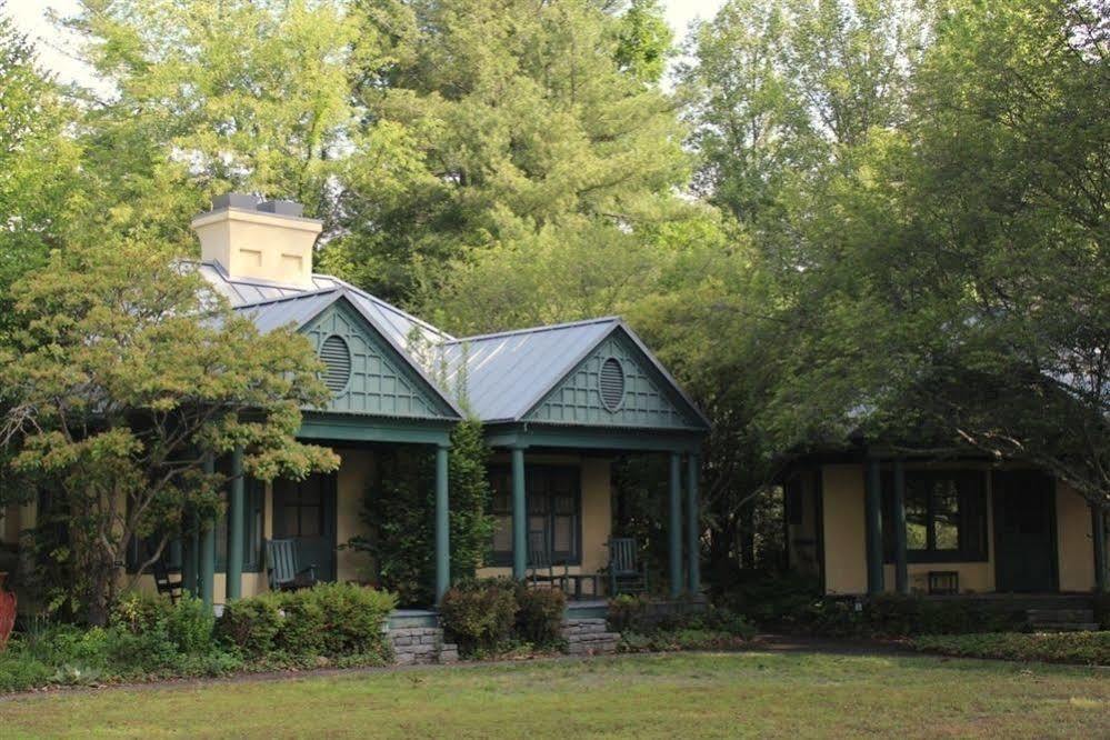 Отель Om Sanctuary Holistic Retreat Эшвилл Экстерьер фото